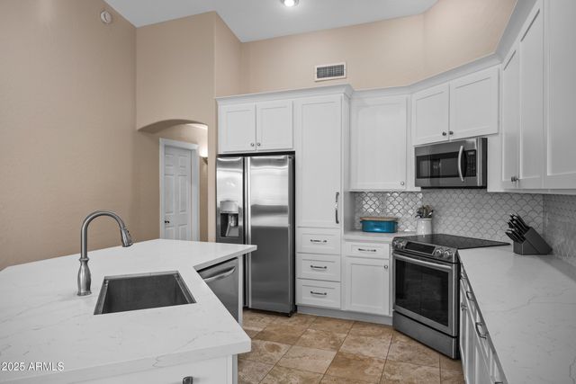 1161 W HONEYSUCKLE Lane, Chandler, AZ 85248