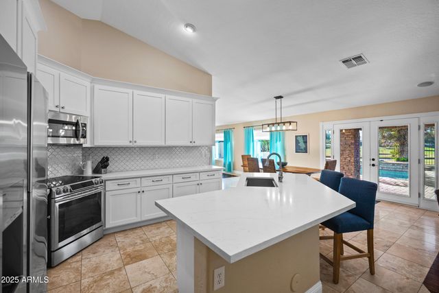 1161 W HONEYSUCKLE Lane, Chandler, AZ 85248