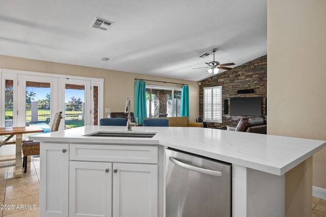 1161 W HONEYSUCKLE Lane, Chandler, AZ 85248