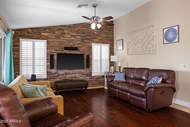 1161 W HONEYSUCKLE Lane, Chandler, AZ 85248