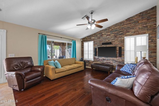 1161 W HONEYSUCKLE Lane, Chandler, AZ 85248