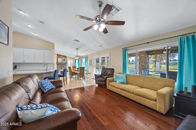 1161 W HONEYSUCKLE Lane, Chandler, AZ 85248