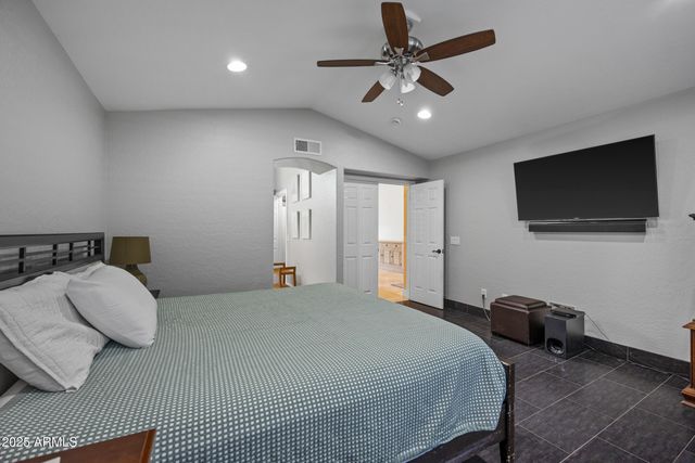 1161 W HONEYSUCKLE Lane, Chandler, AZ 85248