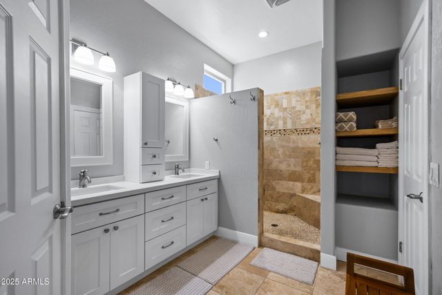 1161 W HONEYSUCKLE Lane, Chandler, AZ 85248