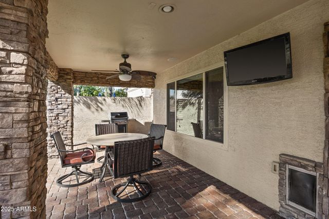 1161 W HONEYSUCKLE Lane, Chandler, AZ 85248