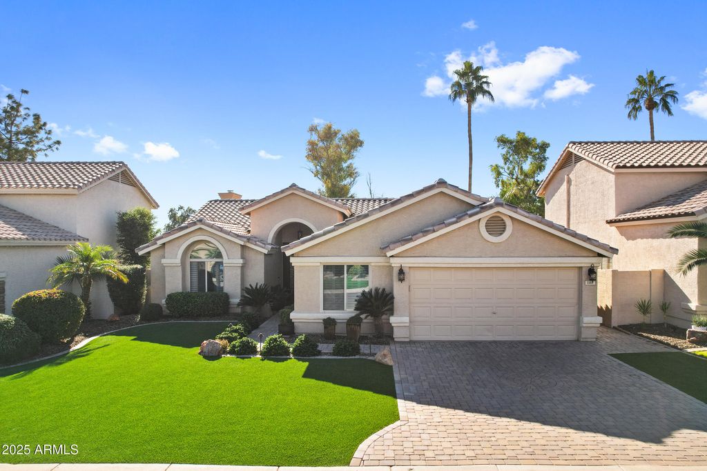 1161 W HONEYSUCKLE Lane, Chandler, AZ 85248