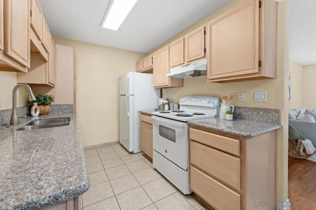 2332 Hosp Way 207, Carlsbad, CA 92008