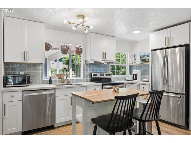 10835 Sw 39TH Ave, Portland, OR 97219