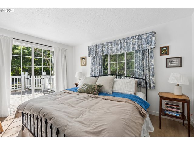 10835 Sw 39TH Ave, Portland, OR 97219