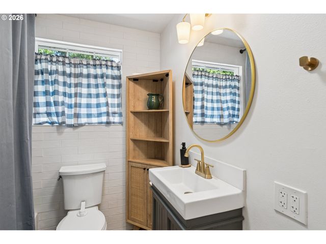10835 Sw 39TH Ave, Portland, OR 97219