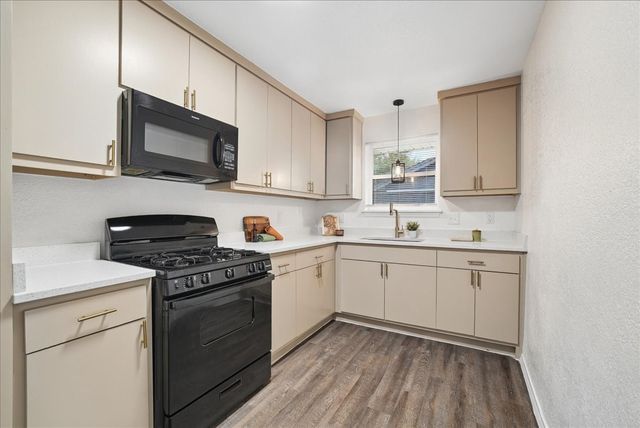 236 Charles Street, Desoto, TX 75115