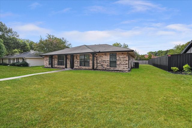 236 Charles Street, Desoto, TX 75115
