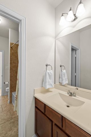 1104 Arvada DR, Leander, TX 78641