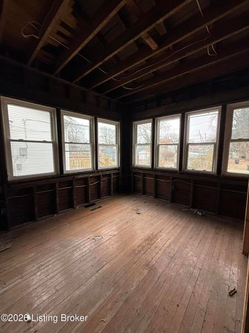 635 Cecil Ave, Louisville, KY 40211