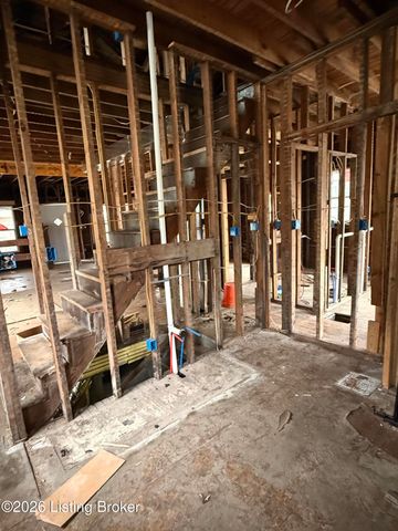 635 Cecil Ave, Louisville, KY 40211