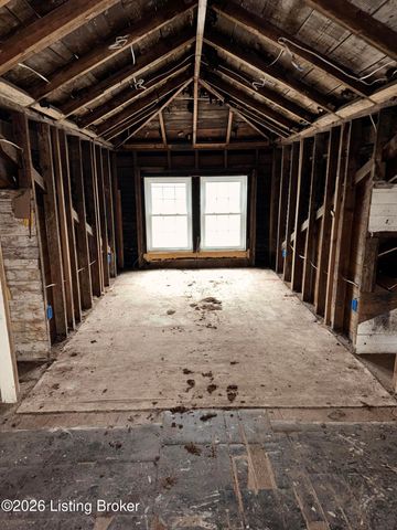 635 Cecil Ave, Louisville, KY 40211