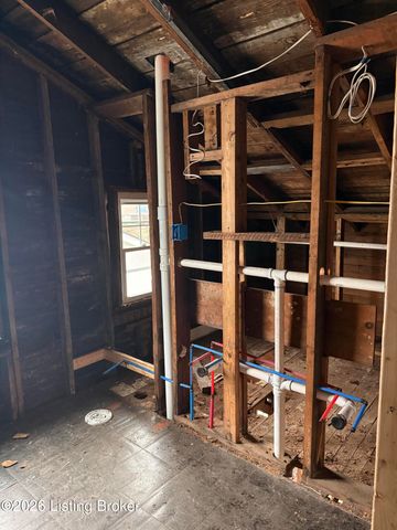 635 Cecil Ave, Louisville, KY 40211