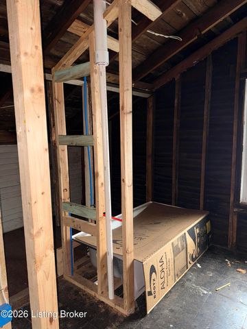 635 Cecil Ave, Louisville, KY 40211