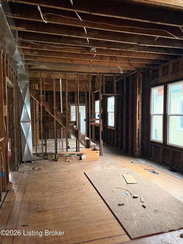 635 Cecil Ave, Louisville, KY 40211