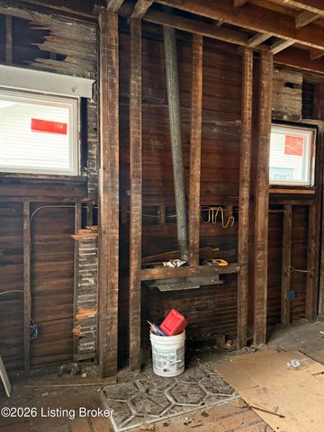 635 Cecil Ave, Louisville, KY 40211