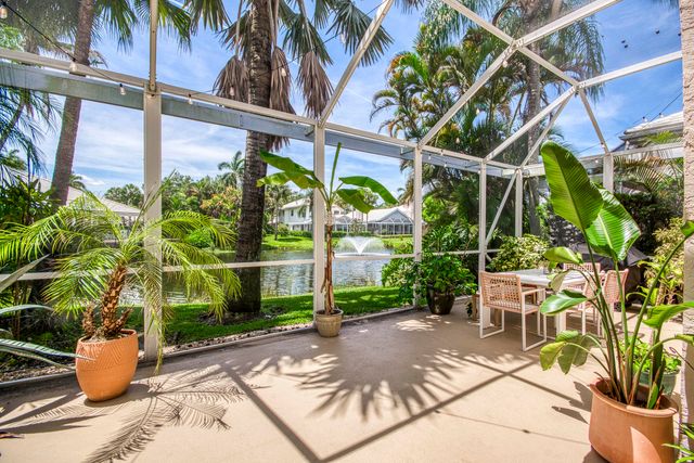 264 W Canterbury Dr W W, Palm Beach Gardens, FL 33418