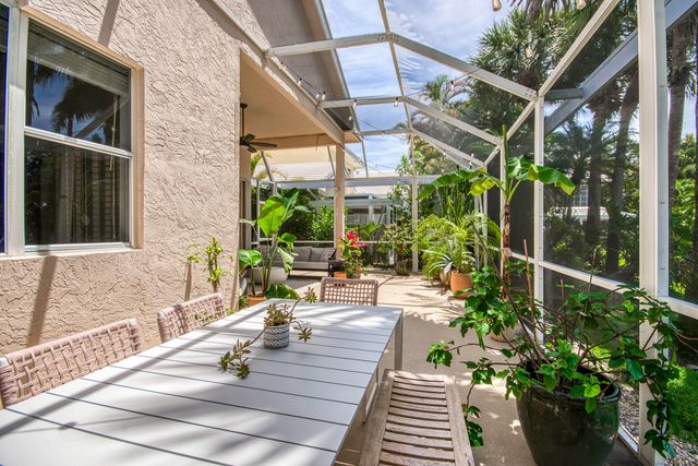 264 W Canterbury Dr W W, Palm Beach Gardens, FL 33418