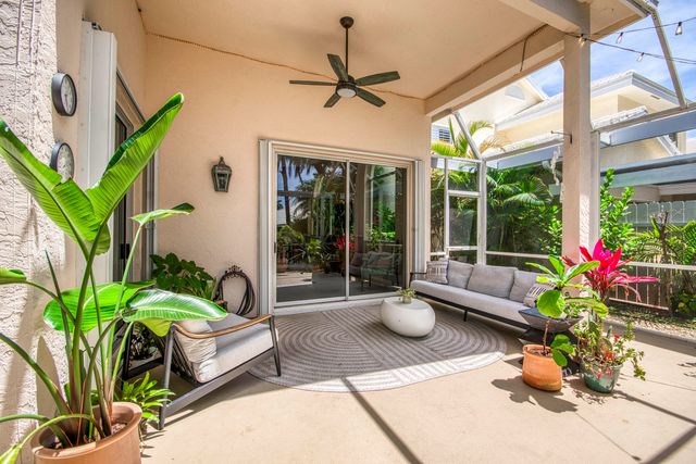 264 W Canterbury Dr W W, Palm Beach Gardens, FL 33418