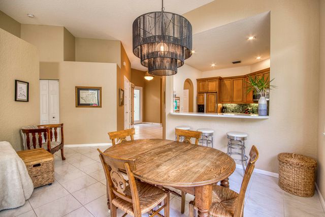 264 W Canterbury Dr W W, Palm Beach Gardens, FL 33418