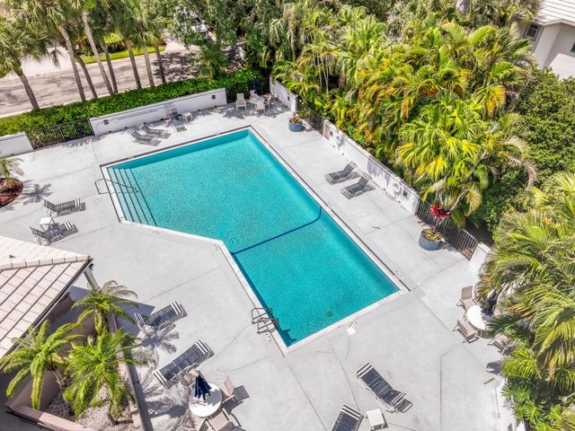 264 W Canterbury Dr W W, Palm Beach Gardens, FL 33418
