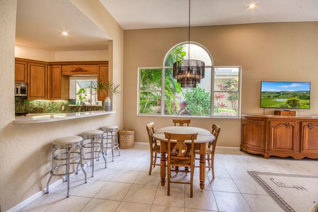 264 W Canterbury Dr W W, Palm Beach Gardens, FL 33418
