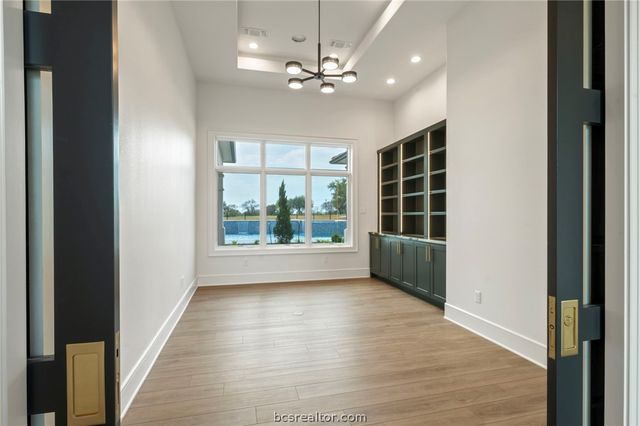 5105 Miramont Circle, Bryan, TX 77802