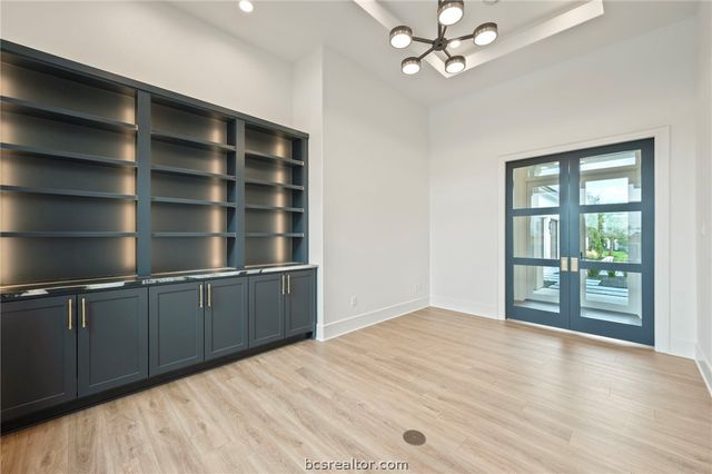 5105 Miramont Circle, Bryan, TX 77802