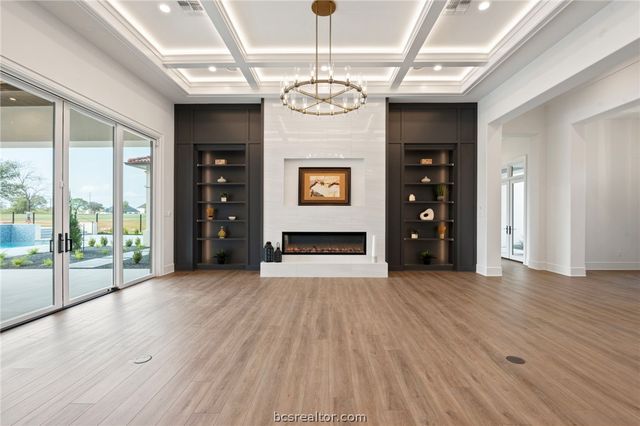 5105 Miramont Circle, Bryan, TX 77802