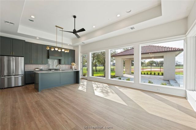 5105 Miramont Circle, Bryan, TX 77802