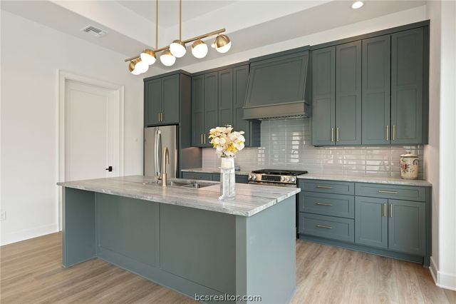 5105 Miramont Circle, Bryan, TX 77802