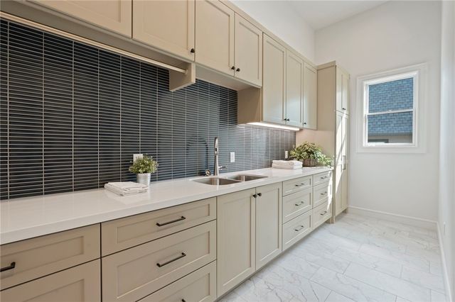 5105 Miramont Circle, Bryan, TX 77802