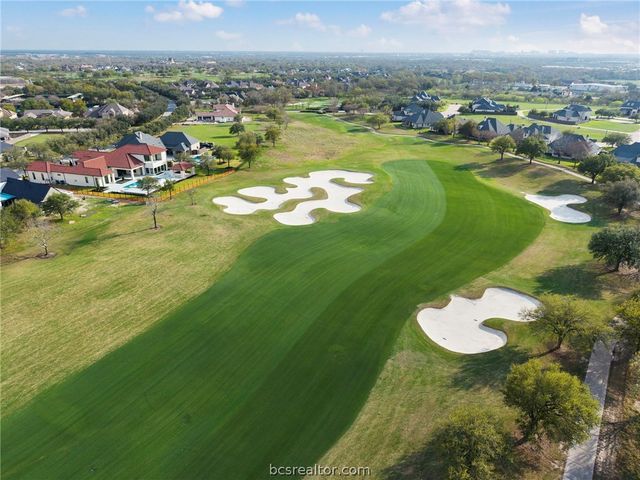 5105 Miramont Circle, Bryan, TX 77802