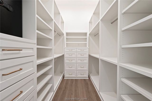 5105 Miramont Circle, Bryan, TX 77802