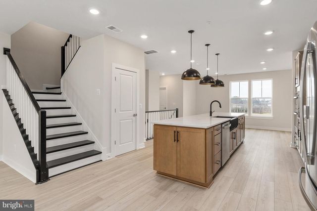 44582 STRABANE TER, Ashburn, VA 20147