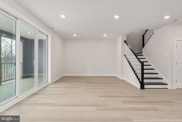 44582 STRABANE TER, Ashburn, VA 20147