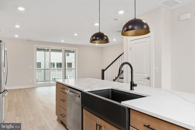 44582 STRABANE TER, Ashburn, VA 20147