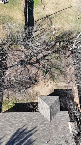 1605 Woodside Lane E, Cleburne, TX 76033