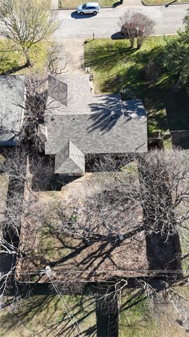 1605 Woodside Lane E, Cleburne, TX 76033