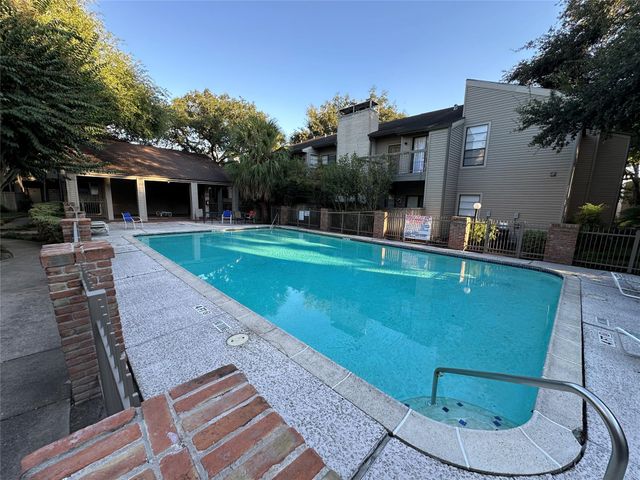 9707 Richmond Avenue 74, Houston, TX 77042