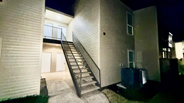 9707 Richmond Avenue 74, Houston, TX 77042