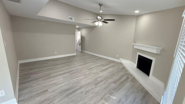 9707 Richmond Avenue 74, Houston, TX 77042