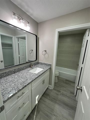 9707 Richmond Avenue 74, Houston, TX 77042