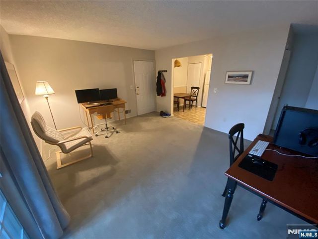 643 Plum Terrace, Mahwah, NJ 07430