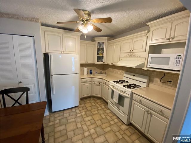 643 Plum Terrace, Mahwah, NJ 07430