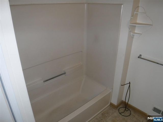 643 Plum Terrace, Mahwah, NJ 07430